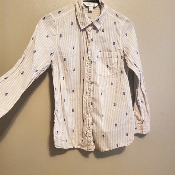 Gently used pineapple 🍍 long sleeve button up - Picture 1 of 3